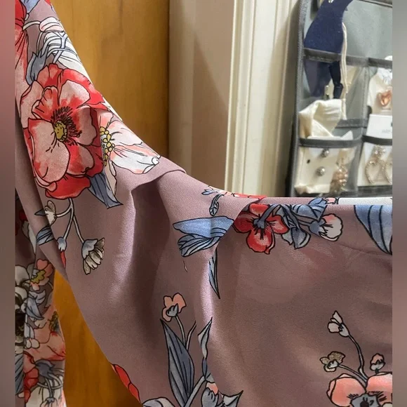 Floral V-Neck Blouse -Dusty Mauve - Picture 5 of 8